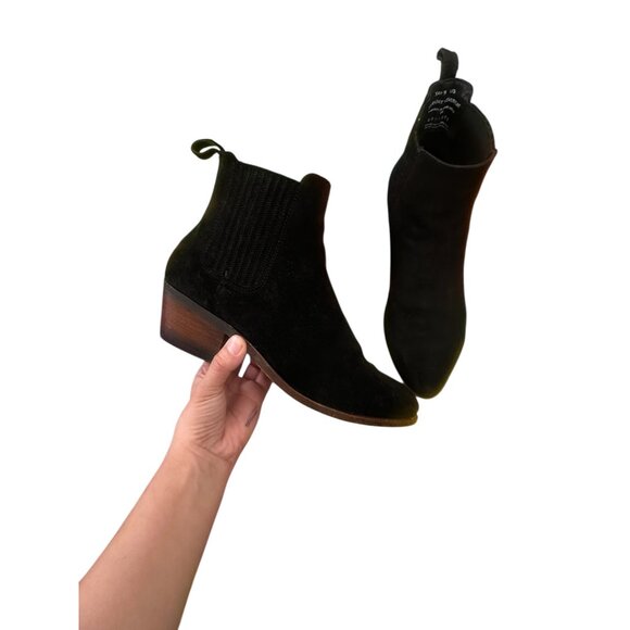 Sold Thursday Dreamer Suede Bootie Womens 9 Black Chelsea Pointed Toe Classic - Picture 3 of 16